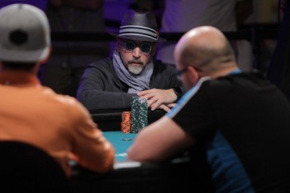 Neil Blumenfield - Dritter mit 22.000.000 Chips Neil Blumenfield