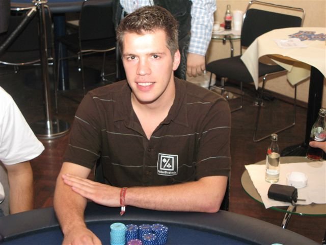 TNT Hold\'em: Tag 2 TNT Hold\'em: Tag 2