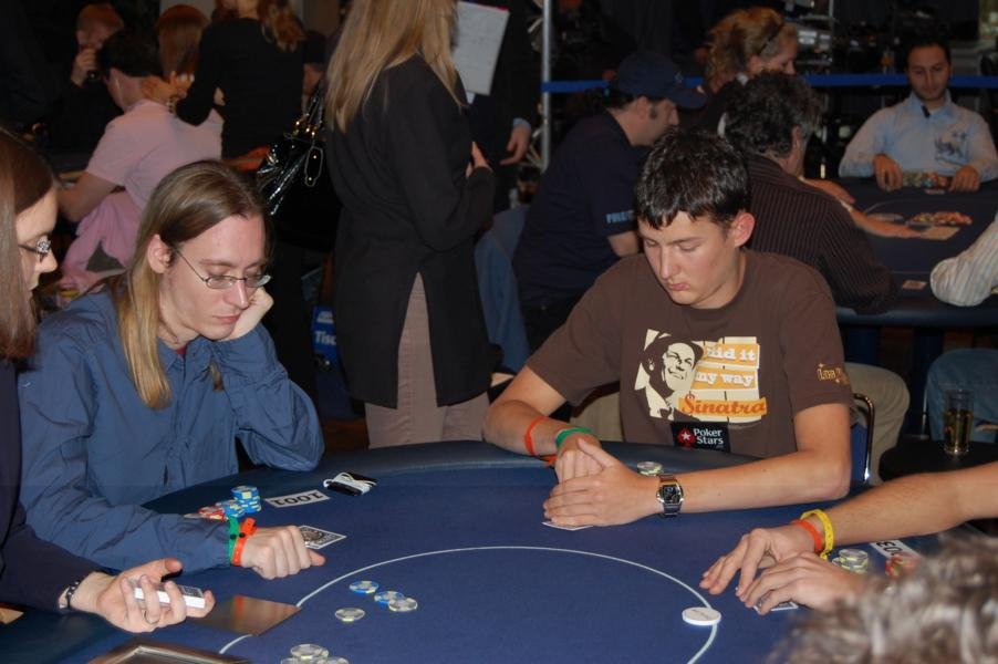 EPT Dortmund Live: Tag 2 im Casino Hohensyburg EPT Dortmund Live: Tag 2 im Casino Hohensyburg
