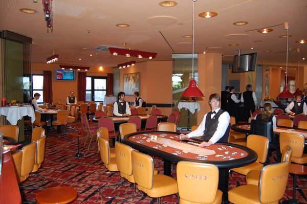 PokerOlymp.de Open Live aus Schenefeld: 800 Euro No Limit Hold\'em Tag PokerOlymp.de Open Live aus Schenefeld: 800 Euro No Limit Hold\'em Tag