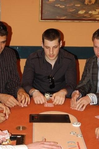 PokerOlymp.de Open Live aus Schenefeld: 800 Euro No Limit Hold\'em Tag PokerOlymp.de Open Live aus Schenefeld: 800 Euro No Limit Hold\'em Tag