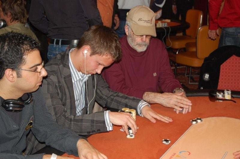 PokerOlymp.de Open Live aus Schenefeld: 800 Euro No Limit Hold\'em Tag PokerOlymp.de Open Live aus Schenefeld: 800 Euro No Limit Hold\'em Tag