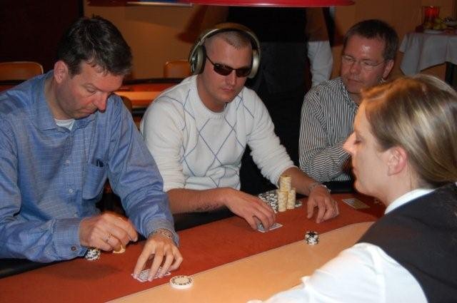 PokerOlymp.de Open Live aus Schenefeld: 800 Euro No Limit Hold\'em Tag PokerOlymp.de Open Live aus Schenefeld: 800 Euro No Limit Hold\'em Tag