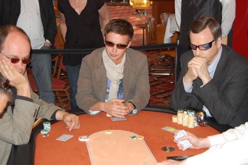 PokerOlymp.de Open Live aus Schenefeld: 800 Euro No Limit Hold\'em Fina PokerOlymp.de Open Live aus Schenefeld: 800 Euro No Limit Hold\'em Fina