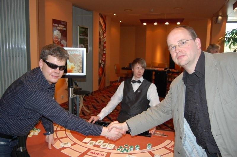 PokerOlymp.de Open Live aus Schenefeld: 800 Euro No Limit Hold\'em Fina PokerOlymp.de Open Live aus Schenefeld: 800 Euro No Limit Hold\'em Fina