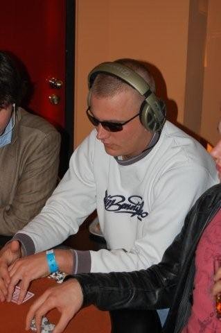 PokerOlymp.de Open Live aus Schenefeld: 1500 Euro No Limit Hold\'em Tag PokerOlymp.de Open Live aus Schenefeld: 1500 Euro No Limit Hold\'em Tag