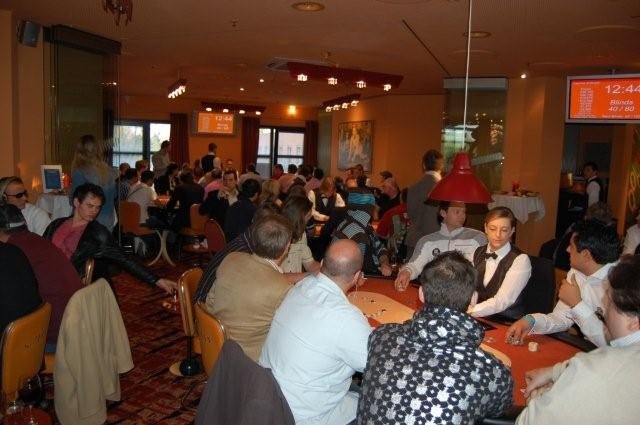 PokerOlymp.de Open Live aus Schenefeld: 1500 Euro No Limit Hold\'em Tag PokerOlymp.de Open Live aus Schenefeld: 1500 Euro No Limit Hold\'em Tag