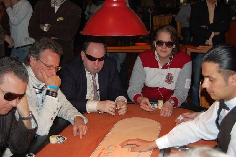 PokerOlymp.de Open Live aus Schenefeld: 1500 Euro No Limit Hold\'em Tag PokerOlymp.de Open Live aus Schenefeld: 1500 Euro No Limit Hold\'em Tag
