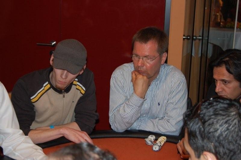 PokerOlymp.de Open Live aus Schenefeld: 1500 Euro No Limit Hold\'em Tag PokerOlymp.de Open Live aus Schenefeld: 1500 Euro No Limit Hold\'em Tag