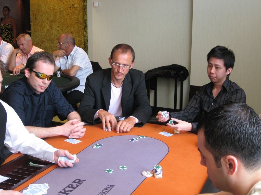 CAPT Innsbruck Live: 2.000 Euro No Limit Hold\'em Tag 1 CAPT Innsbruck Live: 2.000 Euro No Limit Hold\'em Tag 1