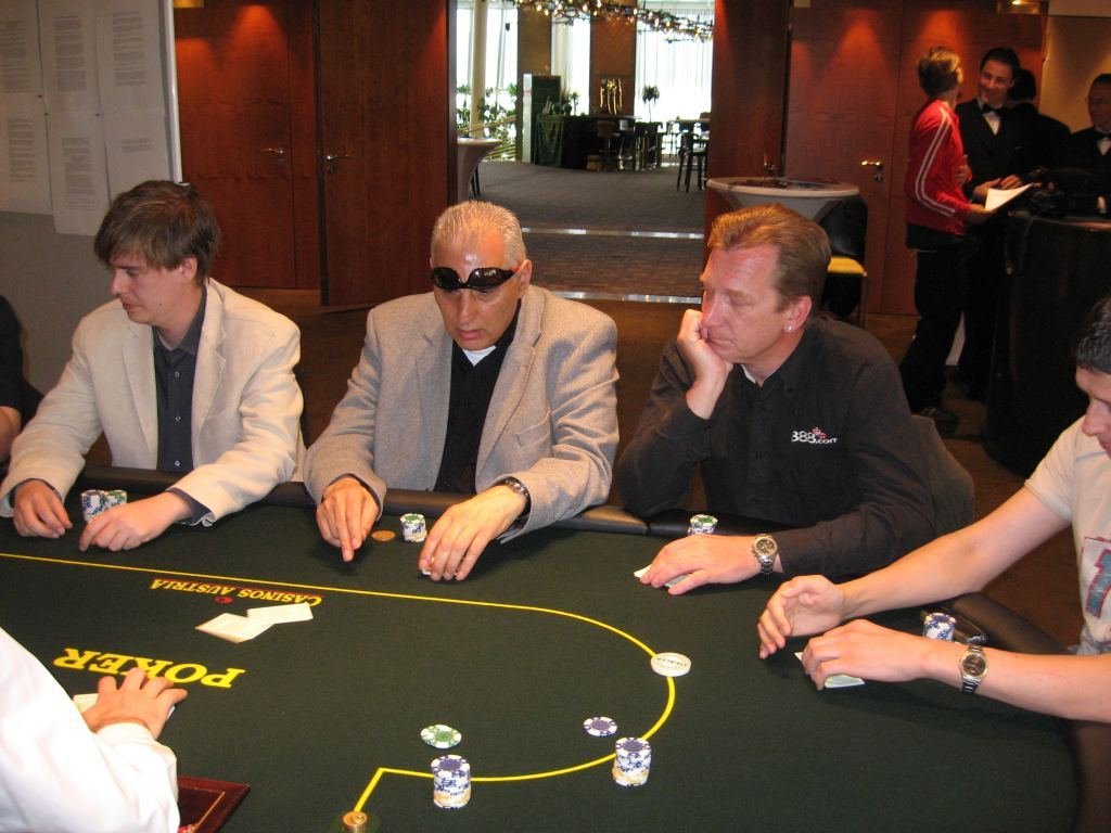 CAPT Innsbruck Live: 2.000 Euro No Limit Hold\'em Tag 1 CAPT Innsbruck Live: 2.000 Euro No Limit Hold\'em Tag 1