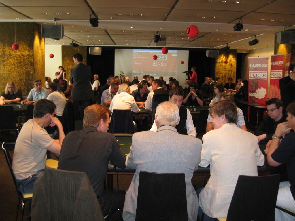 CAPT Innsbruck Live: 2.000 Euro No Limit Hold\'em Tag 1 CAPT Innsbruck Live: 2.000 Euro No Limit Hold\'em Tag 1