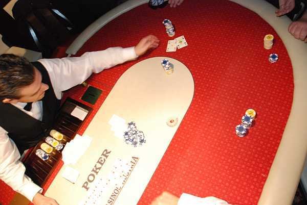 Poker Winter Challenge Live: &euro; 300 No Limit Hold'em Rebuy