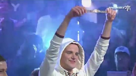 Es ist geschafft! pius_heinz_wsop_2011_bracelet_3