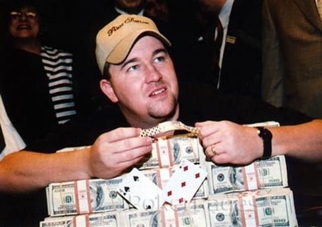 Chris Moneymaker war durch seinen WSOP-Sieg einer der Hauptgründe für den allgemeinen Pokerboom moneymaker