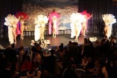Der spannende Versuch Las Vegas Flairins Ruhrgebiet zu bringen Showgirls_EPT_Dortmund