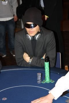 Slotboom baut Türmchen aus seinen25’er Chips. Slotboom_Tower