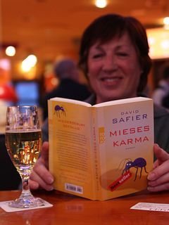 Dieses Buch wird außerhalb desTurnierbereichs gelesen. mieses_karma