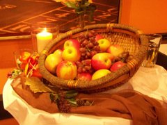 Obst wird zur Stärkung gereicht obst