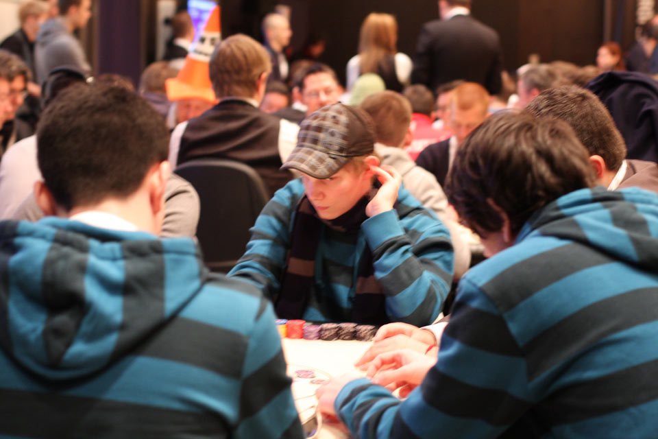 Blau/Schwarze PokerStars-Pullis sind heute schwerin Mode coole_pullies