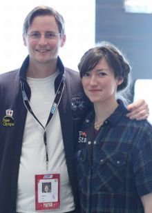 Charlotte Roche mit glücklichem Redakteur Jan Meinert Charlotte_5