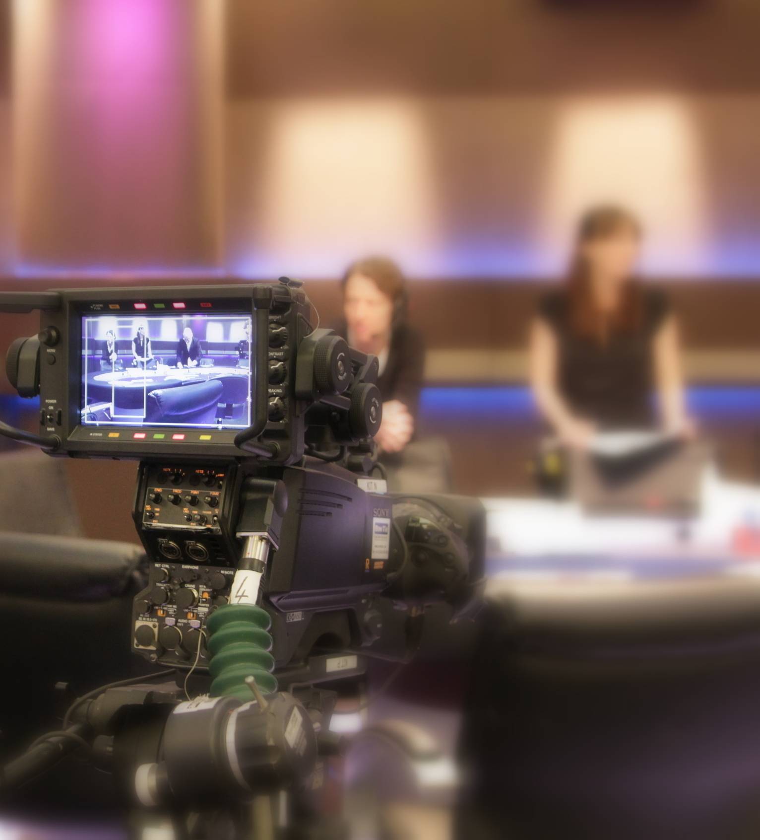 Der TV-Tisch im Aufbau tv_tisch_vorbereitung