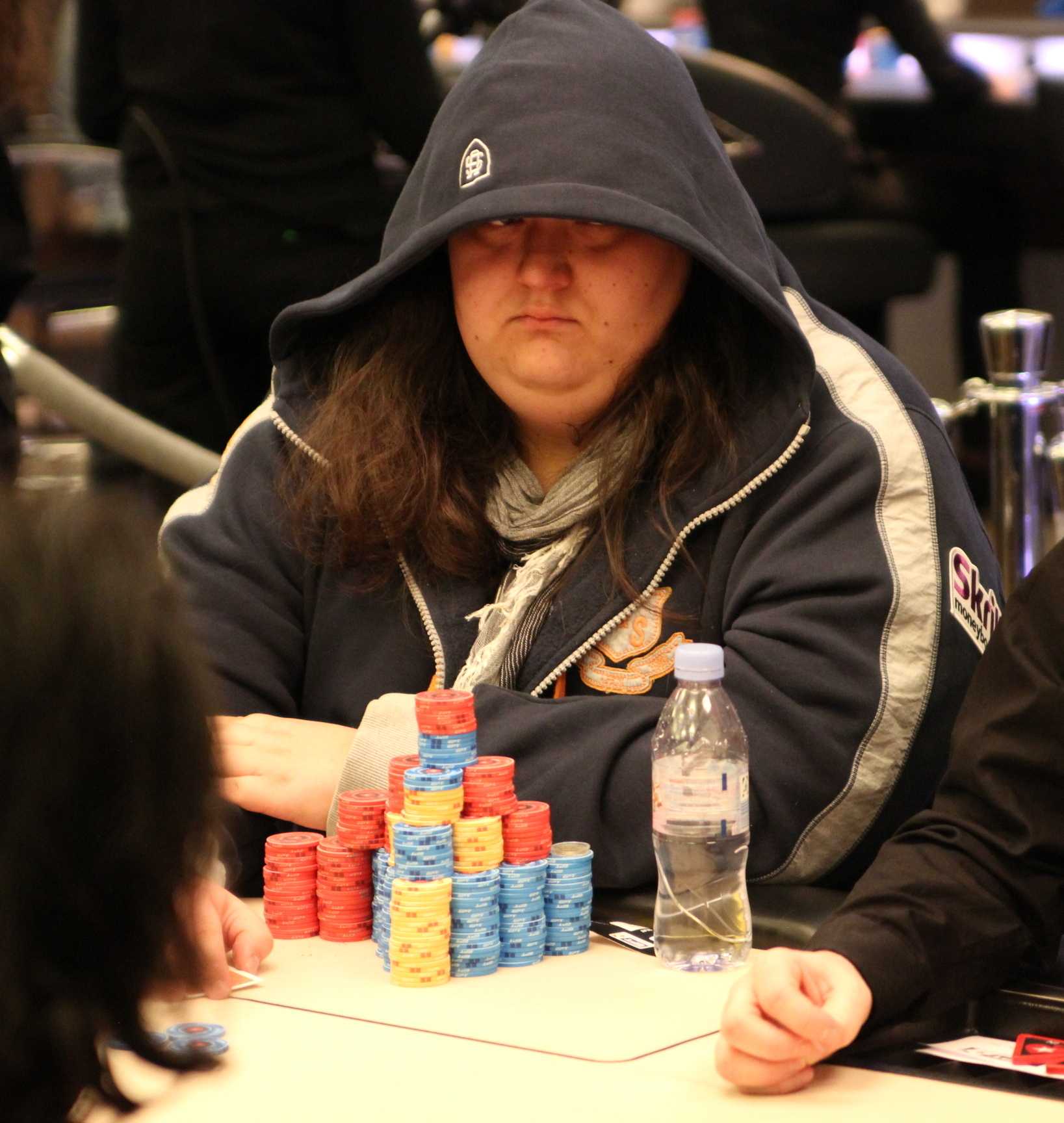Thomas CipakDas Poker-Schwergewichtverflippert sich Thomas Cibak