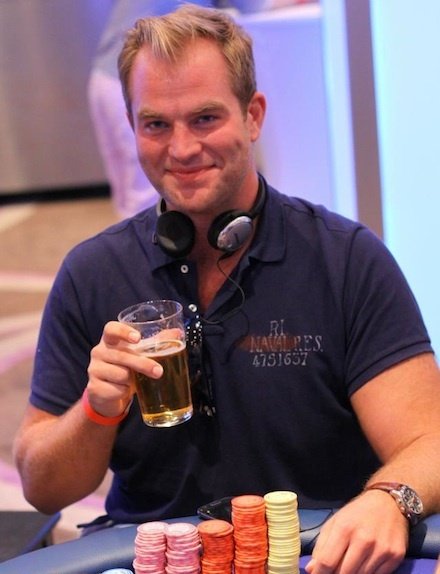 Kristian Svensson mit einem Bier Kristian Svensson mit einem Bier