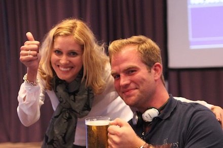 Kristian Svensson mit einem echten Bierglas Kristian Svensson mit einem echten Bierglas