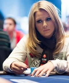 Sandra Naujoks: Im GeldBild: pokernews.com Sandra Naujoks