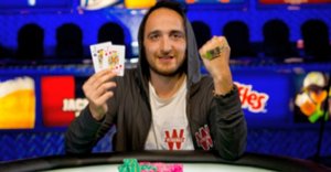 Davidi Kitai und sein Championship-Bracelet Davidi Kitai und sein Championship-Bracelet