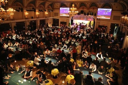 Mehr Preisgeld durch Re-Entries Turniersaal