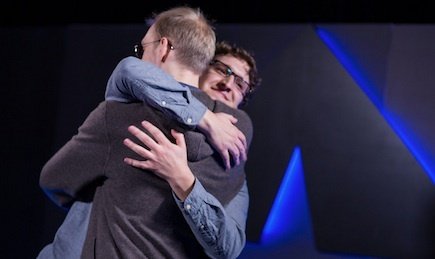Umarmung zum Abschied: Max Silver und Stephen Chidwick Max Silver und Stephen Chidwick