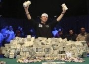 cash_on_the_poker_table_wsop_eastgate cash_on_the_poker_table_wsop_eastgate