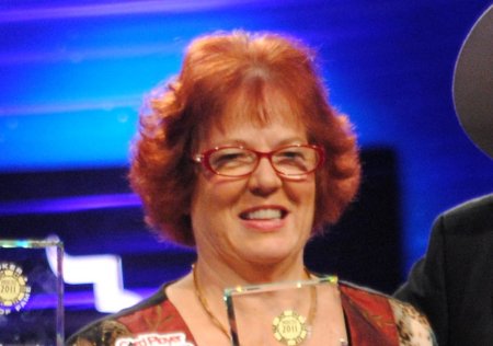 Linda Johnson – Die Hall-Of-Famerin hat unbestritten viel für Poker getan, ihr Friseur dagegen weniger. linda_johnson