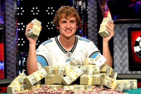 Ryan Riess – WSOP-Sieg für 8 Millionen Dollar und trotzdem eine Frisur, die zu umschreiben man nicht wagt. ryan_riess