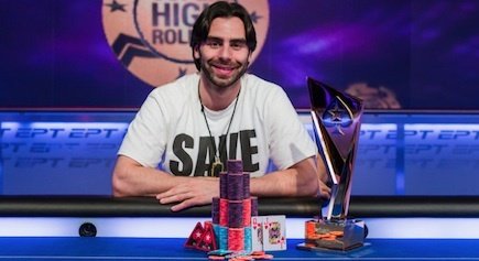 Olivier Busquet samt Pokal Olivier Busquet