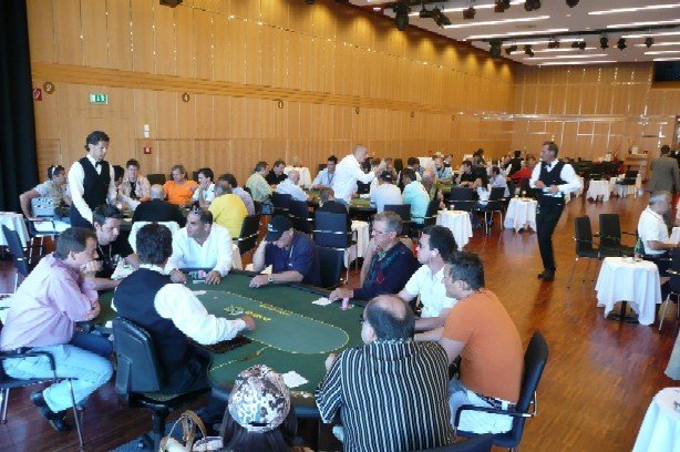 Casino Velden: 7 Card Stud Split € 300 Casino Velden: 7 Card Stud Split € 300