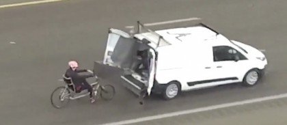 Unerlaubtes Fahren im Windschatten von Dan Bilzerian Unerlaubtes Fahren im Windschatten
