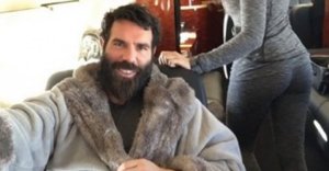 Dan Bilzerian in seinem neusten Instagram-Foto mit Gespielin und Perserkatze Dan Bilzerian in seinem neusten Instagram-Foto mit Gespielin und Perserkatze