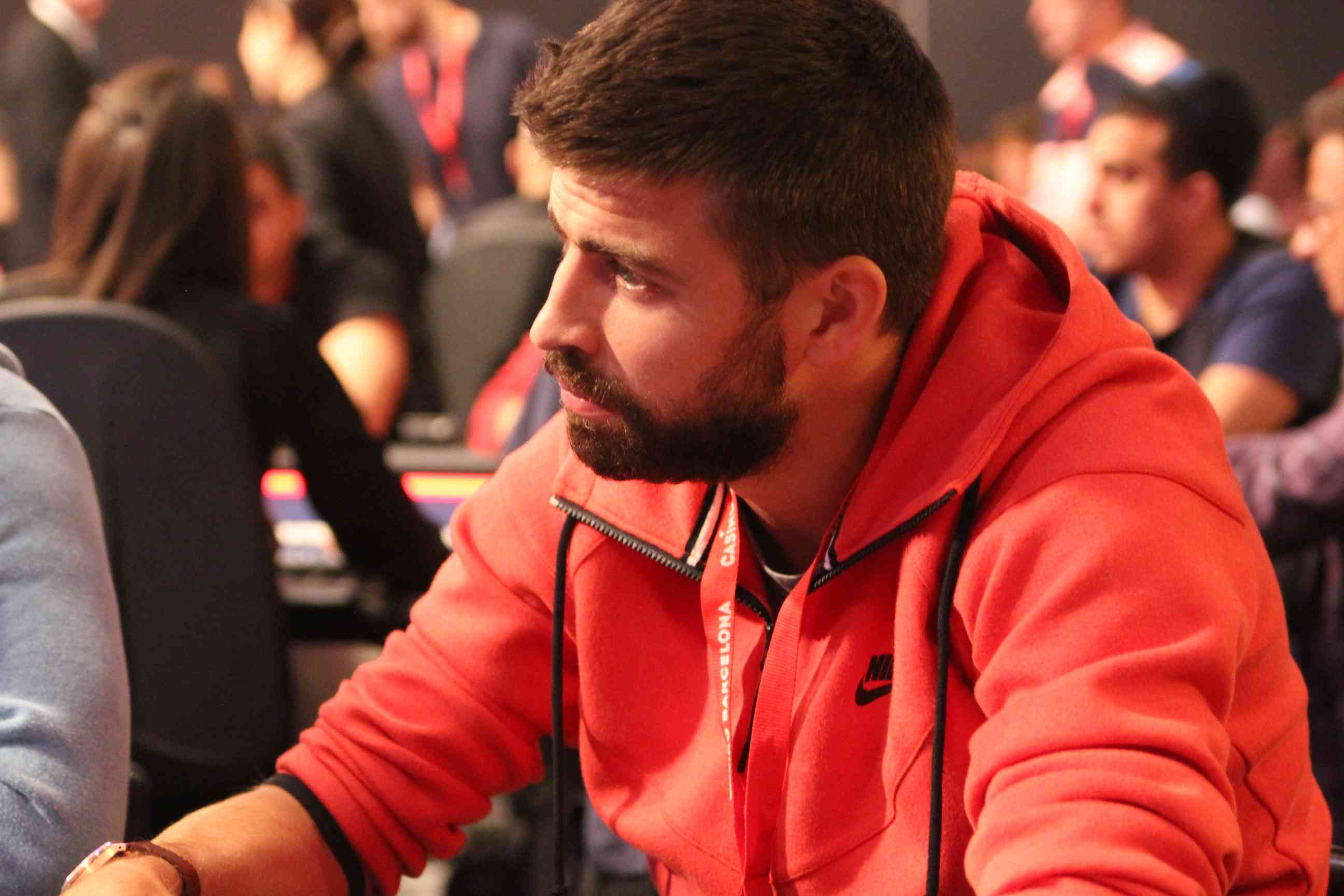 Samstag noch in Sevilla mit Barcelona gewonnen, Sonntag schon am Pokertisch: Gerard Pique Gerard Pique