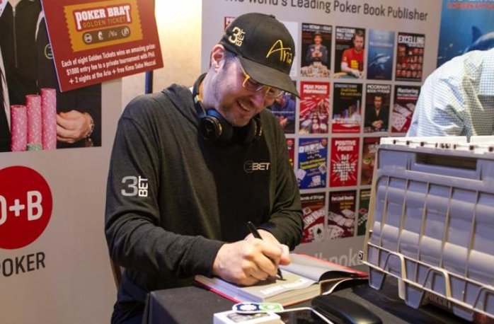 Hellmuth signiert fleißig Hellmuth Biographie 1