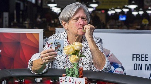 Vielen Dank, für die Blumen: Jaquelyn Scott Jaquelyn Scott WSOP 2015