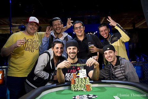 Jason Mercier feiert sein Bracelet Jason Mercier WSOP 2015