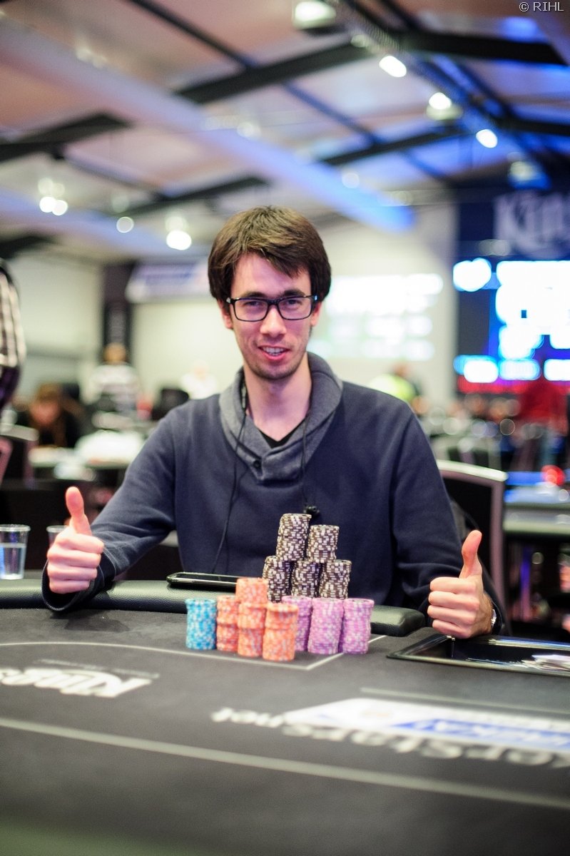 Quentin Ellis aus Belgien ist Overall-Chipleader Quentin Ellis aus Frankreich ist Overall-Chipleader