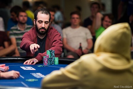 Uri Reichenstein dominierte das Finale NEIL2466 EPT13BAR Uri Reichenstein Neil Stoddart