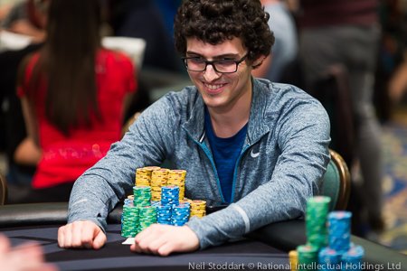 Michael GentiliHat gut lachen mit vielen Chips NEIL3620 Michael Gentili PCB2017 Neil Stoddart