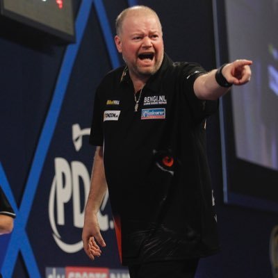 Der fünfmalige Weltmeister Raymon van Barneveld 09