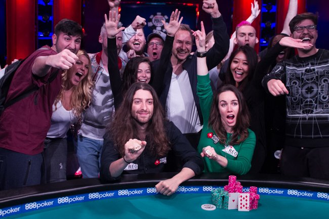 Team Ligor feiert... Team Livgor celebrates 2017 WSOP 5551
