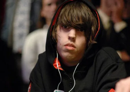 Dominik Nitsche – Frisur oder ‘Cloak of Darkness’ aus einem Rollenspiel? Dominik_nitsche